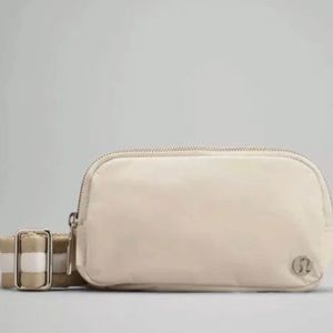 Lululemon Everywhere Crossbody Belt Bag